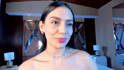 Snapshot of carina_rossi chatting on 01-09-25, 02:29 Carina online show from 01-09-25, 02:29