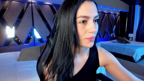 Snapshot of carina_rossi chatting on 01-10-25, 11:33 Carina online show from 01-10-25, 11:33