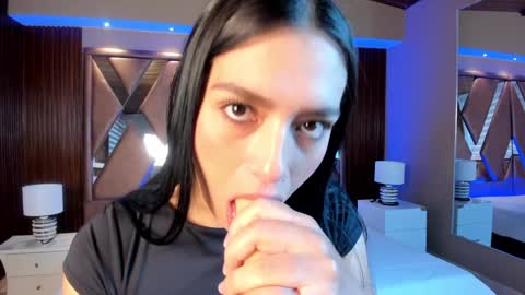 Snapshot of carina_rossi chatting on 01-25-25, 11:34 Carina online show from 01-25-25, 11:34