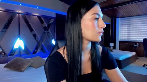 Snapshot of carina_rossi chatting on 02-01-25, 12:26 Carina online show from 02-01-25, 12:26