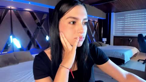 Snapshot of carina_rossi chatting on 02-22-25, 11:57 Carina online show from 02-22-25, 11:57