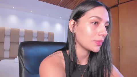 Snapshot of carina_rossi chatting on 10-09-25, 12:25 Carina online show from 10-09-25, 12:25