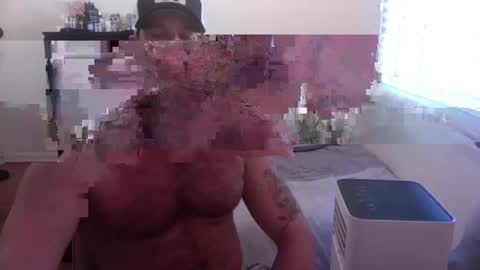 Snapshot of carl_beauchamp chatting on 10-16-25, 05:14 CarlBeauXXX online show from 10-16-25, 05:14