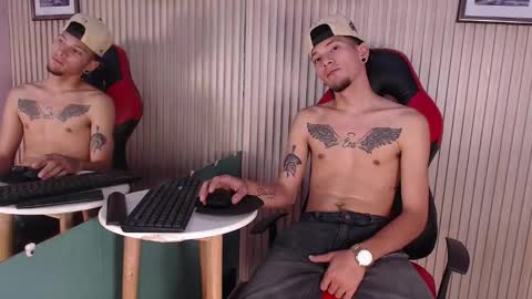 Snapshot of carl_fresh2 chatting on 10-30-25, 08:31 Carl online show from 10-30-25, 08:31