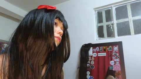 Snapshot of carla_moon_ chatting on 06-11-26, 06:17 Lizzie online show from 06-11-26, 06:17
