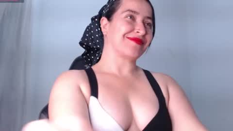 Snapshot of carla_naugthy_ chatting on 06-18-26, 10:47 Carla naugthy online show from 06-18-26, 10:47