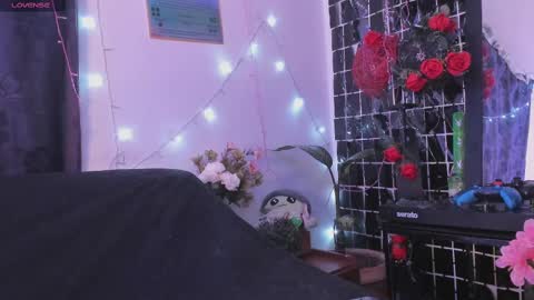 Snapshot of carla_smith__ chatting on 02-18-25, 02:05 Carla online show from 02-18-25, 02:05