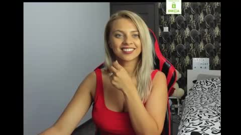 Snapshot of carlastacefun chatting on 06-19-26, 06:01 CarlaStaceFun online show from 06-19-26, 06:01
