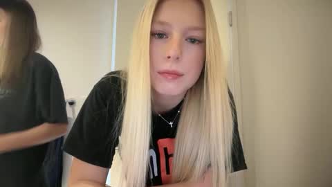 Snapshot of carleetanner chatting on 03-02-26, 08:26 carlee online show from 03-02-26, 08:26