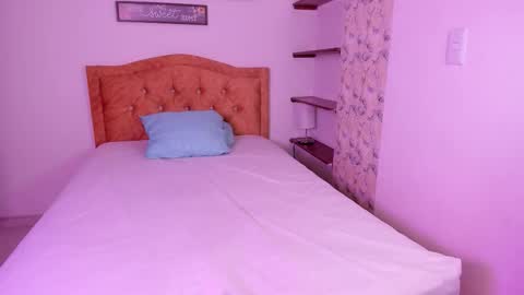 Snapshot of carley_lux chatting on 10-15-25, 03:12 carley lux online show from 10-15-25, 03:12