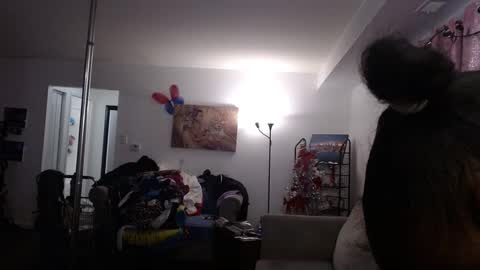 Snapshot of carliecreams chatting on 01-12-25, 02:14 Carlie online show from 01-12-25, 02:14