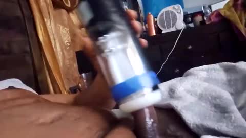 Snapshot of carlos91342 chatting on 02-19-26, 10:00 Carlos online show from 02-19-26, 10:00