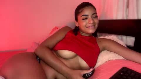 Littlecarly  online show from 02-11-25, 04:44