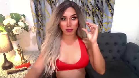 Snapshot of carmella_romance chatting on 02-18-26, 11:28 Carmella online show from 02-18-26, 11:28
