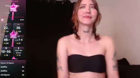 Snapshot of carmennrusso chatting on 01-10-25, 07:35 carmennrusso online show from 01-10-25, 07:35