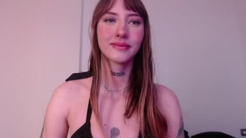 Snapshot of carmennrusso chatting on 05-31-26, 05:31 carmennrusso online show from 05-31-26, 05:31