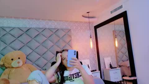 caro_adams1 online show from 02-01-26, 10:58