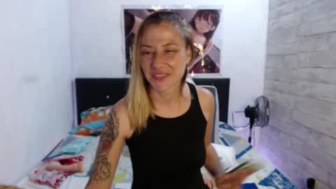 Snapshot of caro_milf_ chatting on 02-26-25, 04:14 Caro milf online show from 02-26-25, 04:14