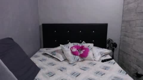 Snapshot of caro_milf_ chatting on 04-08-26, 11:21 Caro milf online show from 04-08-26, 11:21
