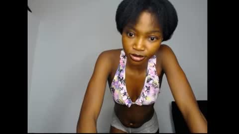 Snapshot of carobaby8 chatting on 06-22-26, 04:09 caroline online show from 06-22-26, 04:09