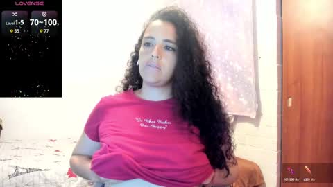 Snapshot of carol_diazz chatting on 02-12-25, 08:40 carol I broadcast from 3-9 pm Chicago USA online show from 02-12-25, 08:40