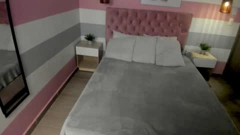 Snapshot of carol_pinter chatting on 01-08-25, 01:52 Carol online show from 01-08-25, 01:52