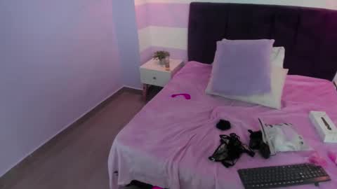 Snapshot of carol_pinter chatting on 03-07-25, 02:56 Carol online show from 03-07-25, 02:56