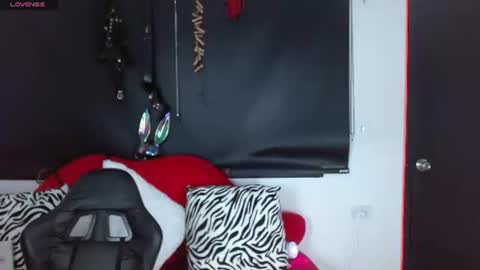 Snapshot of carolaine69_ chatting on 07-28-26, 06:20 Caroline online show from 07-28-26, 06:20