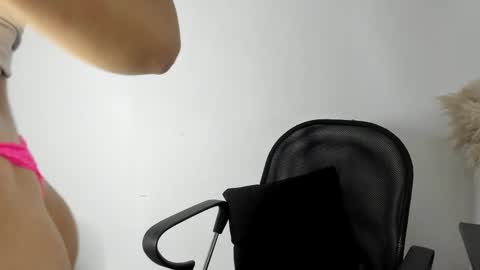 Snapshot of carolay759687 chatting on 01-03-25, 04:22 carolay759687 online show from 01-03-25, 04:22