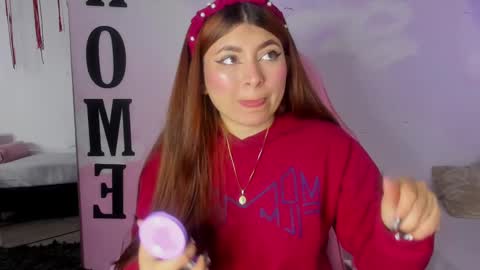 Snapshot of carolay759687 chatting on 03-01-25, 01:43 carolay759687 online show from 03-01-25, 01:43