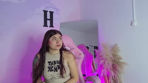 Snapshot of carolay759687 chatting on 09-18-25, 03:08 carolay759687 online show from 09-18-25, 03:08