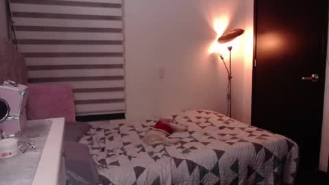 Snapshot of carolayn12 chatting on 12-09-24, 02:56 Carolayn online show from 12-09-24, 02:56