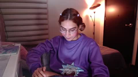 Snapshot of carolayn12 chatting on 12-11-24, 02:52 Carolayn online show from 12-11-24, 02:52