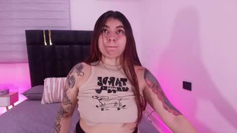 Snapshot of carolayrosse chatting on 02-13-26, 05:14 carola online show from 02-13-26, 05:14