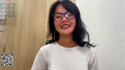 Kim online show from 11-28-25, 01:03