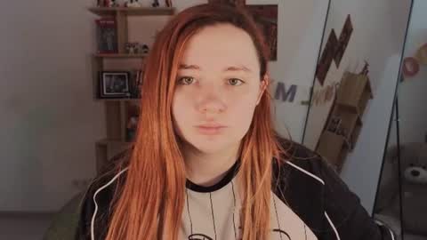 Snapshot of carolina_winter chatting on 06-26-26, 06:29 Mira online show from 06-26-26, 06:29