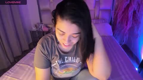 caroline online show from 10-22-25, 04:35