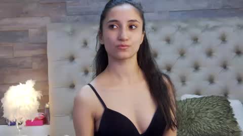 Snapshot of carolinahart chatting on 09-30-25, 02:00 carolinahart online show from 09-30-25, 02:00