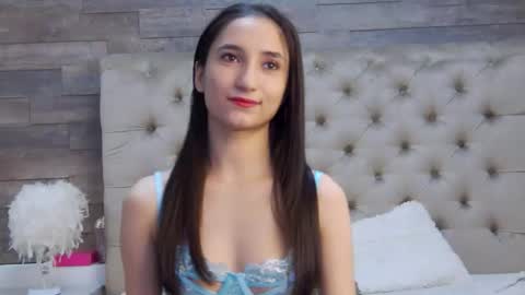 Snapshot of carolinahart chatting on 10-18-25, 06:58 carolinahart online show from 10-18-25, 06:58