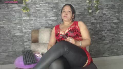 Camelia online show from 10-11-25, 01:27