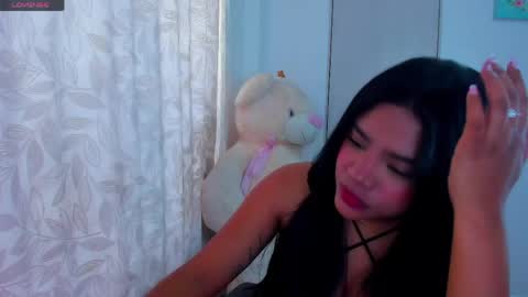 Snapshot of carolinalovehot chatting on 04-28-26, 01:38 Carolina online show from 04-28-26, 01:38