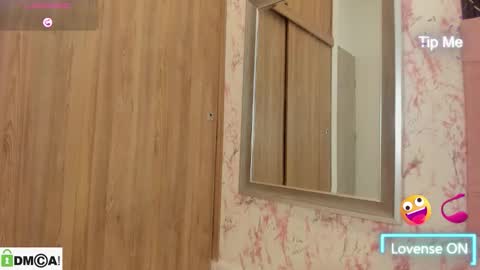 caroline daring online show from 12-17-25, 12:55