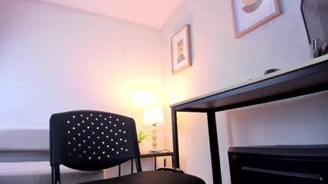  Caroline  online show from 11-03-25, 11:11