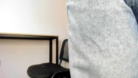  Caroline  online show from 04-01-26, 11:33