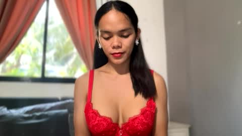 caroline_east online show from 04-16-26, 02:01