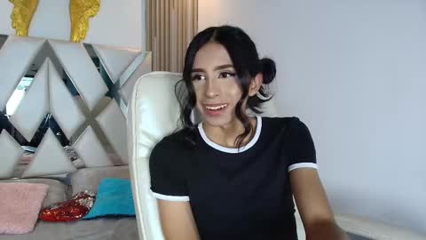 Snapshot of caroline_foster1 chatting on 09-28-25, 10:37 caroline_foster1 online show from 09-28-25, 10:37