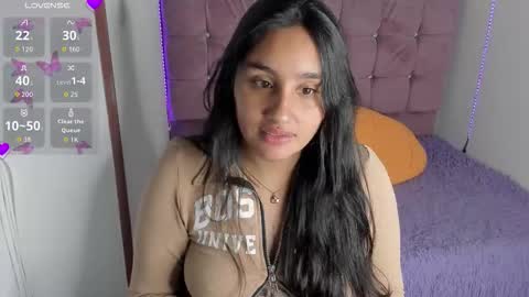 caroline_rodriguez_9 online show from 09-25-25, 11:52