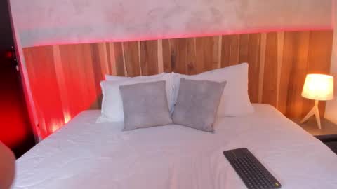 Caroline online show from 11-17-25, 06:46