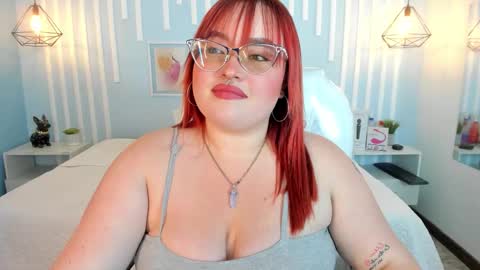 Carolinee  online show from 01-16-26, 02:04