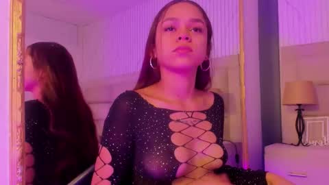 Snapshot of carolinefyre chatting on 02-27-26, 01:00 Caroline online show from 02-27-26, 01:00